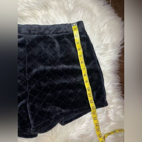 No Boundaries black quilted plush hooded short set sz Large - Picture 9 of 9